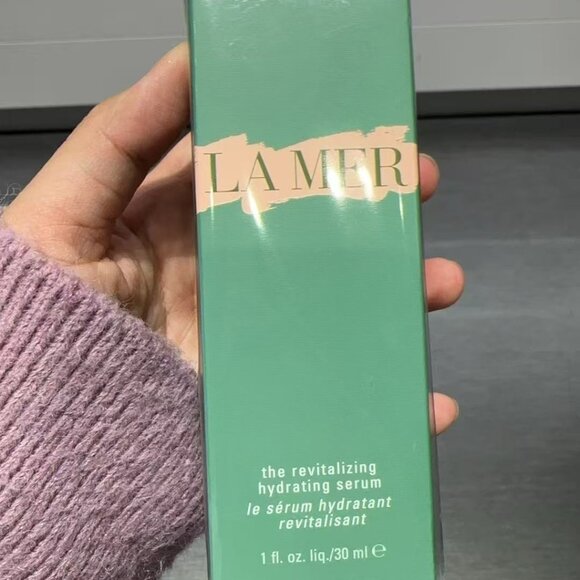 La mer the revitalizing hydrating serum 1 fl oz. 30mL - Picture 1 of 1